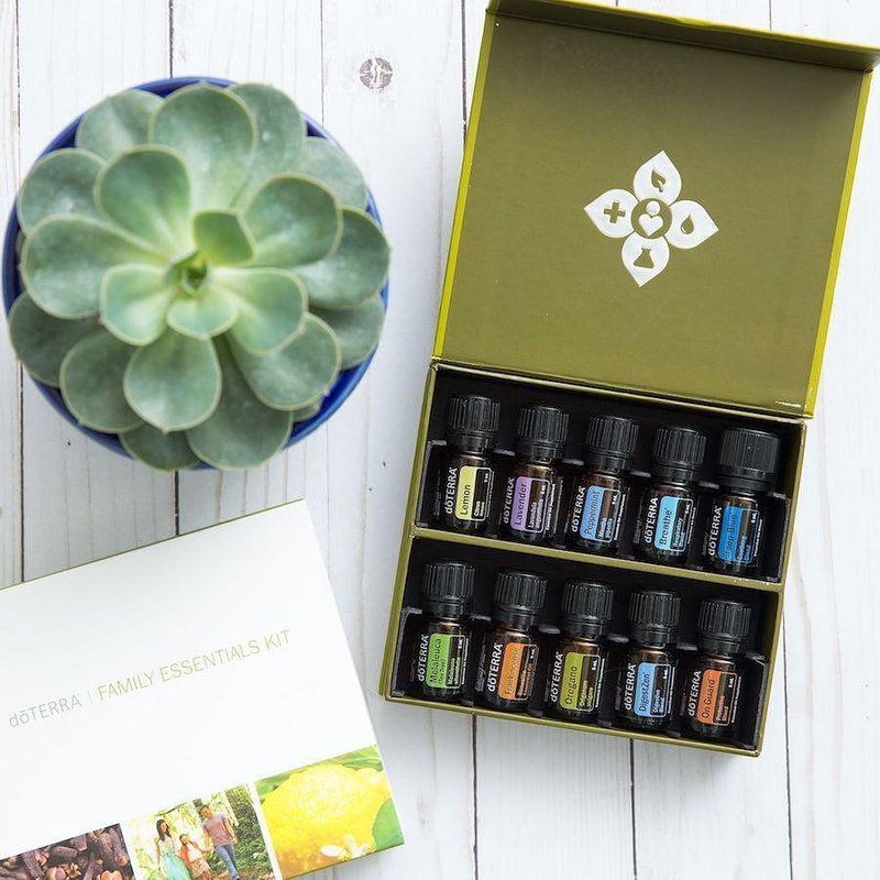 Семеен комплект Family Essentials kit doterra Етерични масла